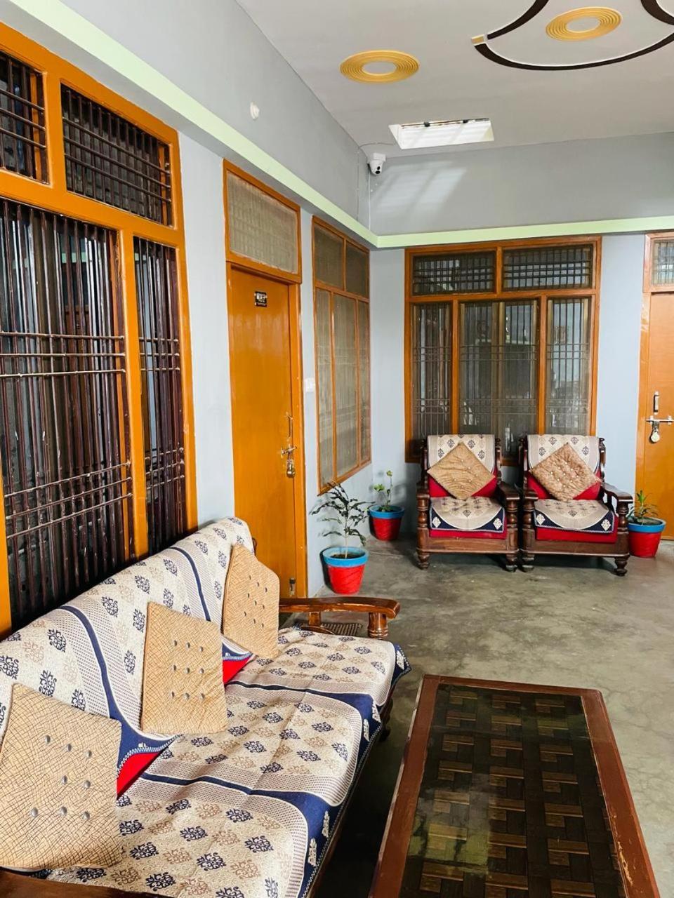 Homestay Harsh Ayodhya